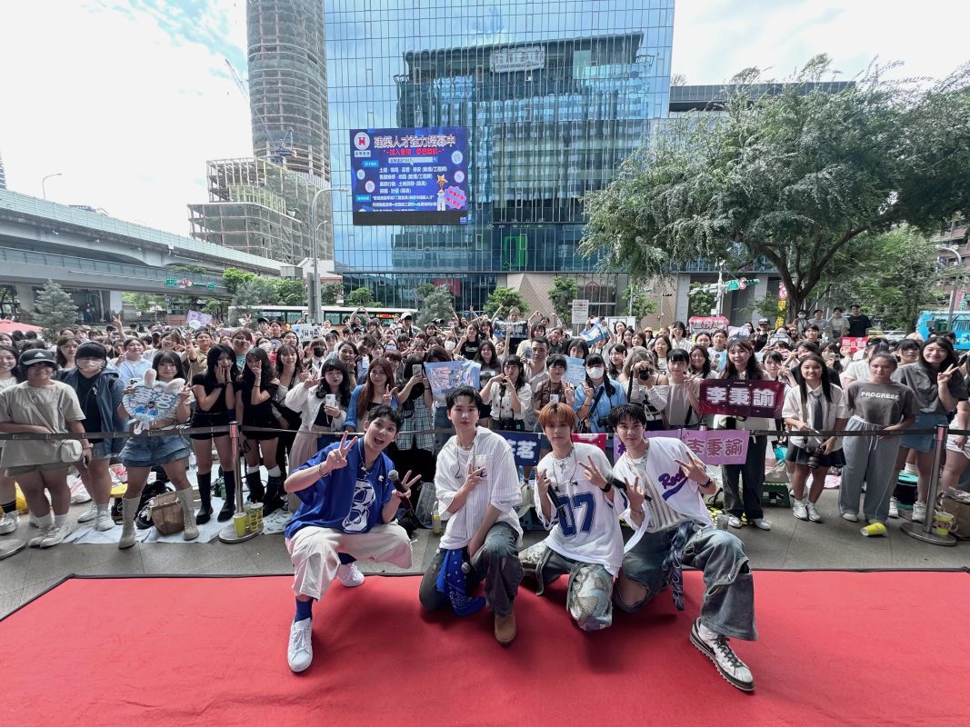 acqua like you fan signing tour1