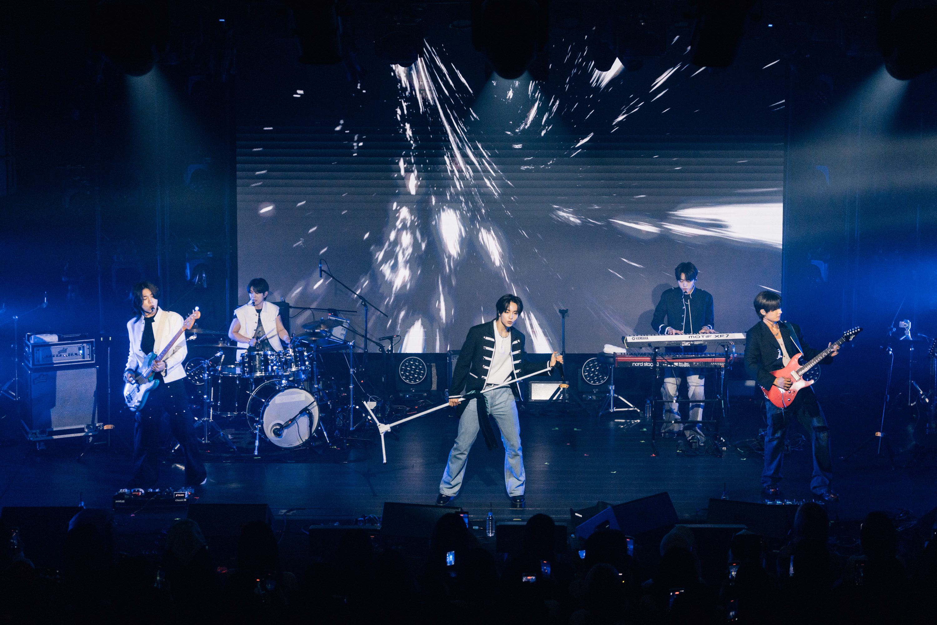 Catch The Young Silent Gentlemen Cover Taiwan (3)