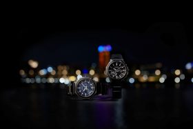 G-SHOCK GST-B1000BD金屬腕錶登場 黑藍雙色演繹都會夜色質感
