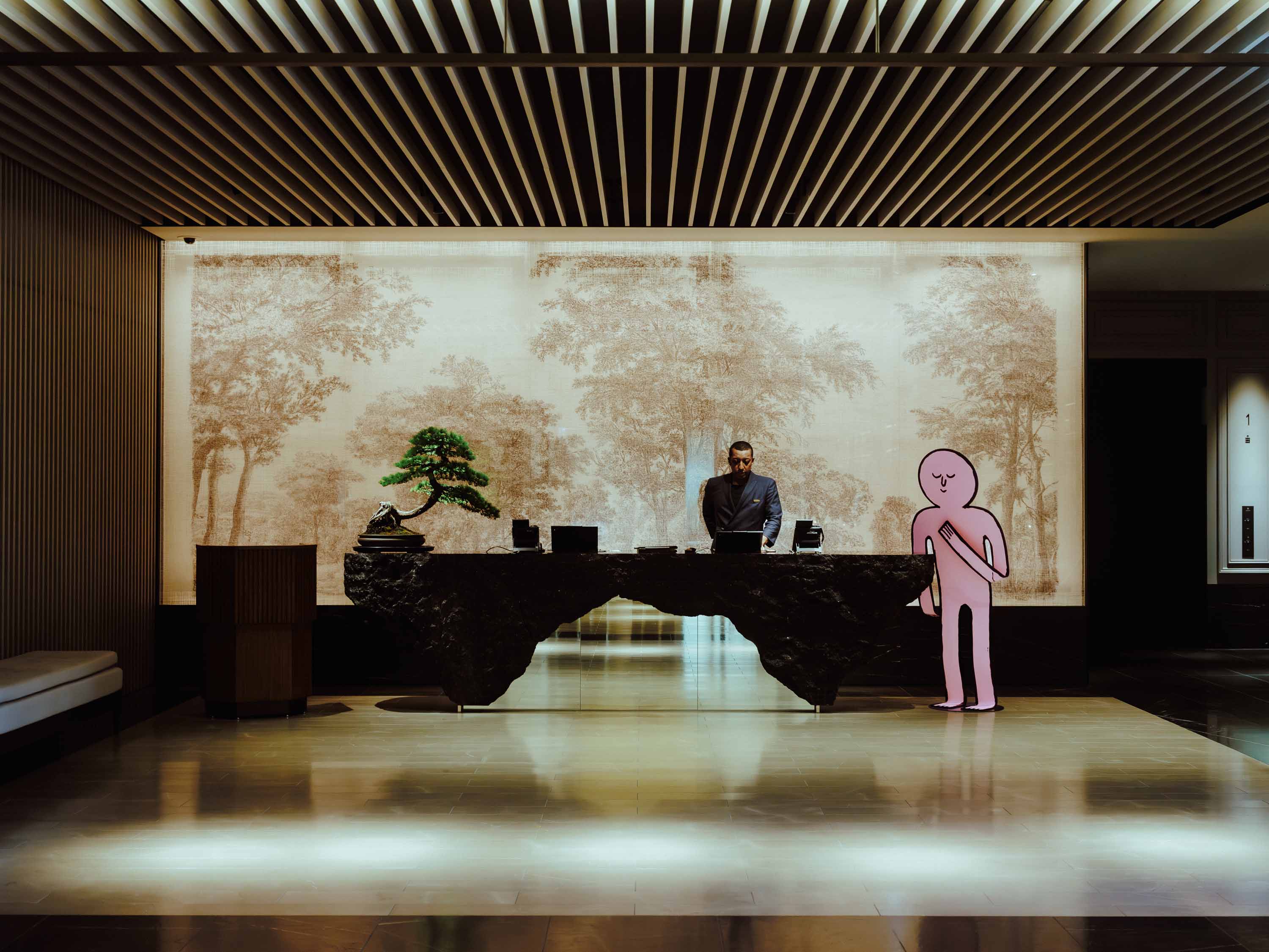 Janu Tokyo攜手Jean Jullien打造《PAPER PEOPLE》藝術展　十位紙片旅人現身東京酒店
