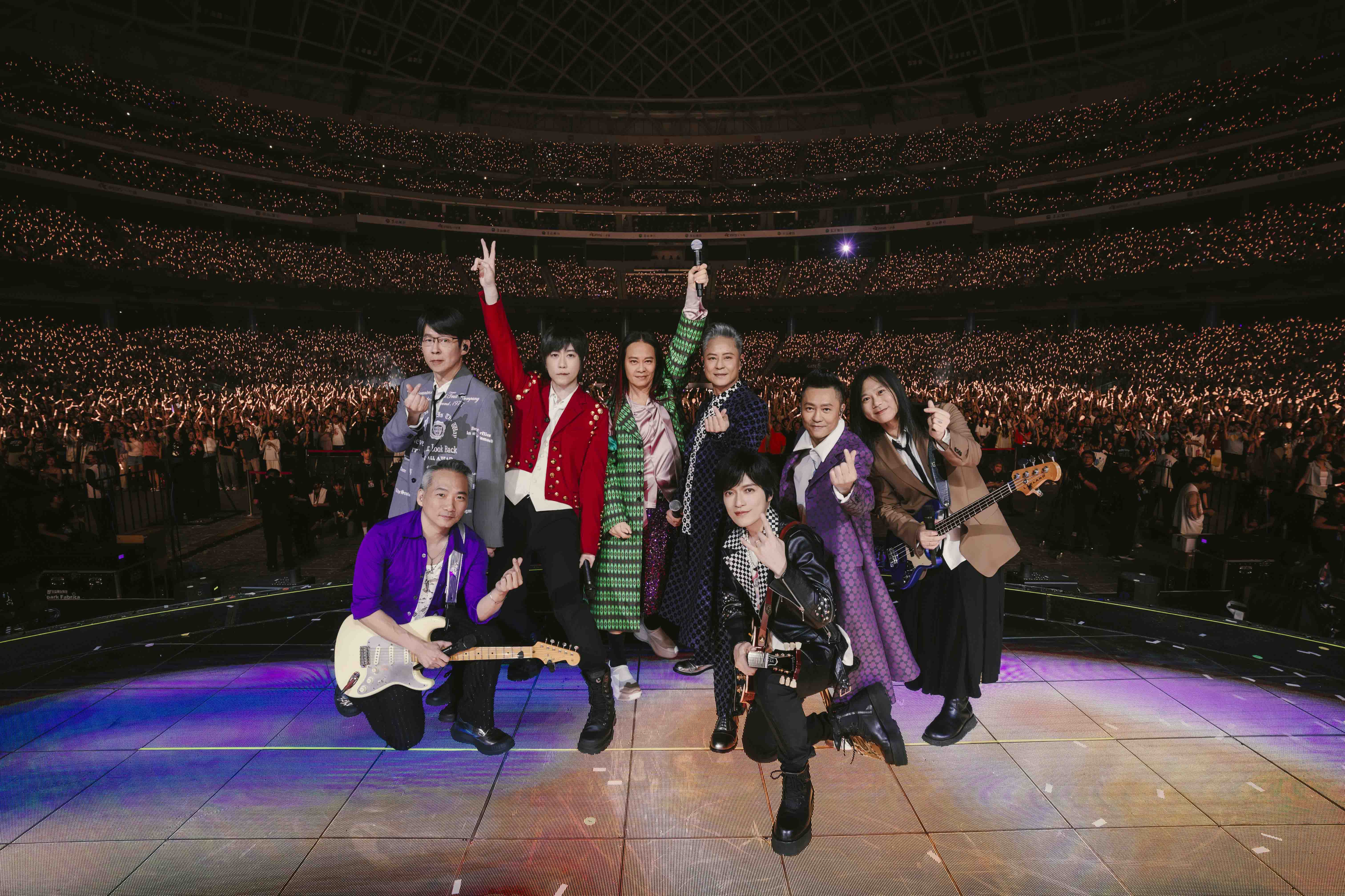 Mayday Taipei Dome Double Show Grasshopper 25th Tour (3)
