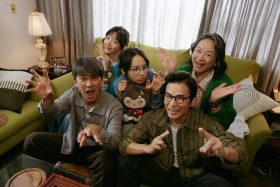 《我爸我媽，有時候還有阿嬤》正式殺青！陸小芬領軍三代卡司共譜26年家庭故事