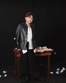 Owen蘇震洋新專輯《Chapter 1：光》揭人生故事　〈一字一句〉MV打造武俠史詩世界