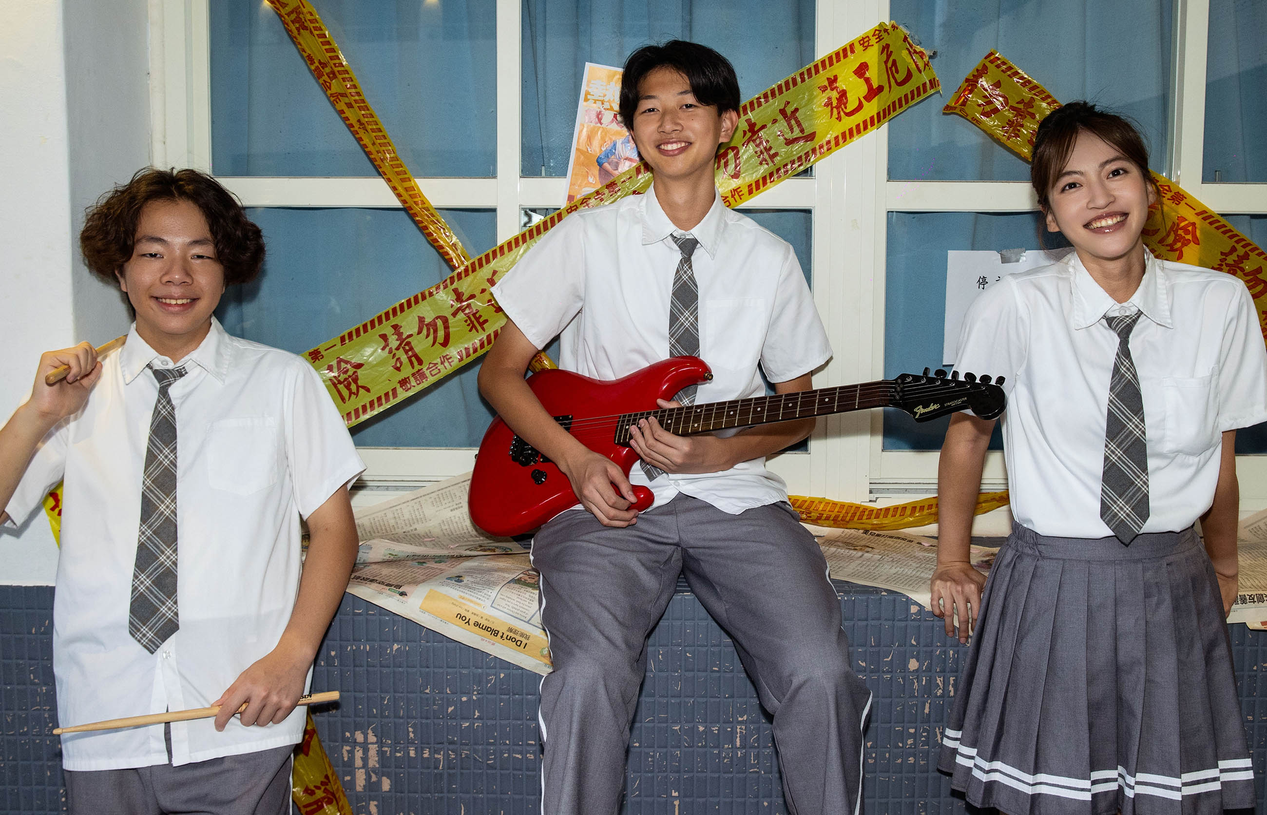 Owen Su Pengyou Ganbei Mv Friendship Song (7)