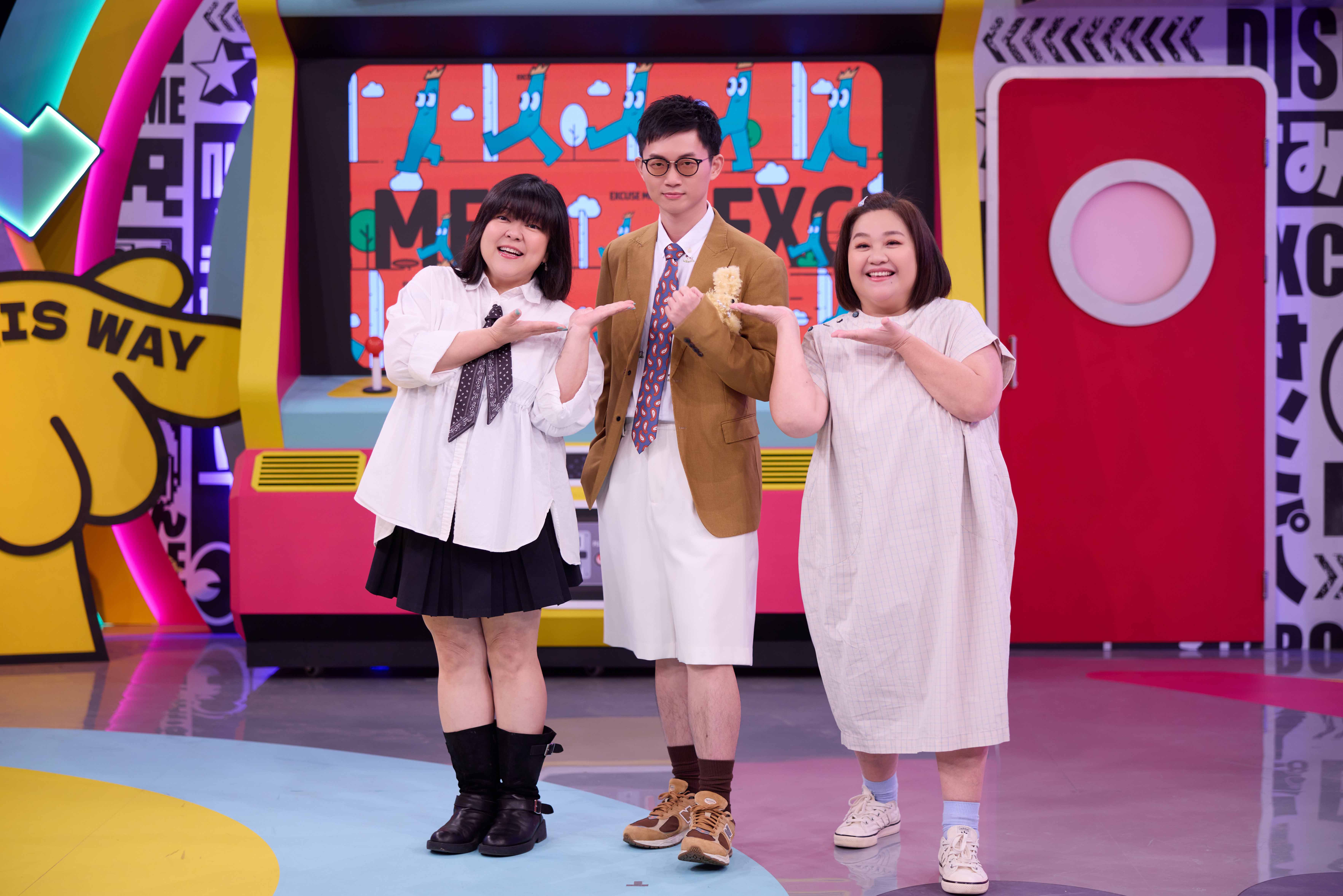 Qtaiwan Senior Variety Host Retina Show (3)