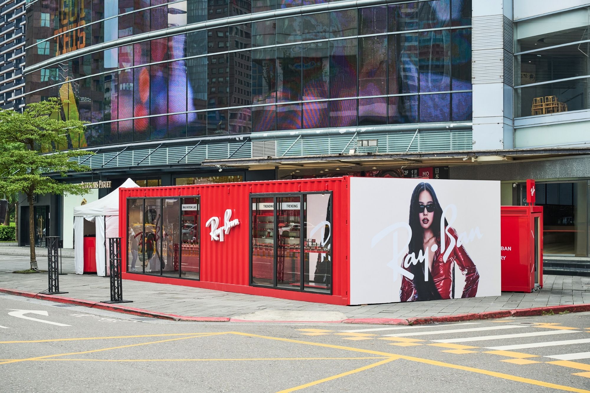 Ray-Ban攜手9m88打造信義快閃體驗 一日店長登場展現個人風格魅力
