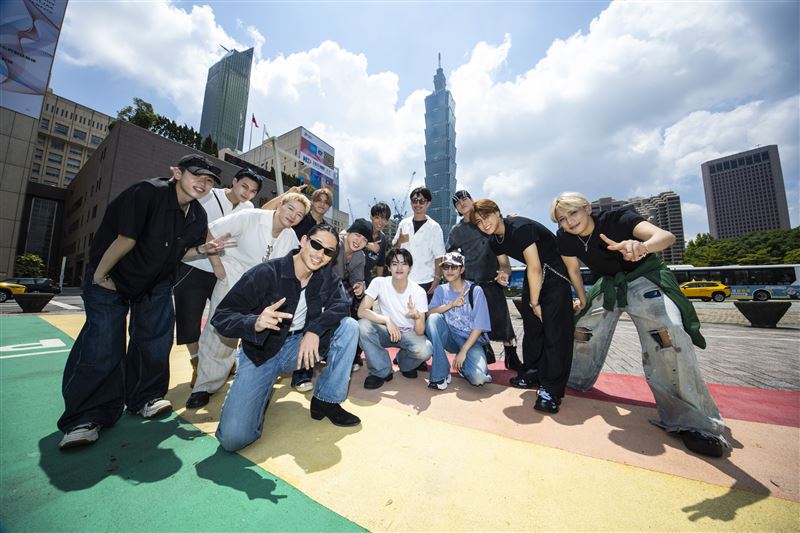 akira urban savage taipei exile 20th tour