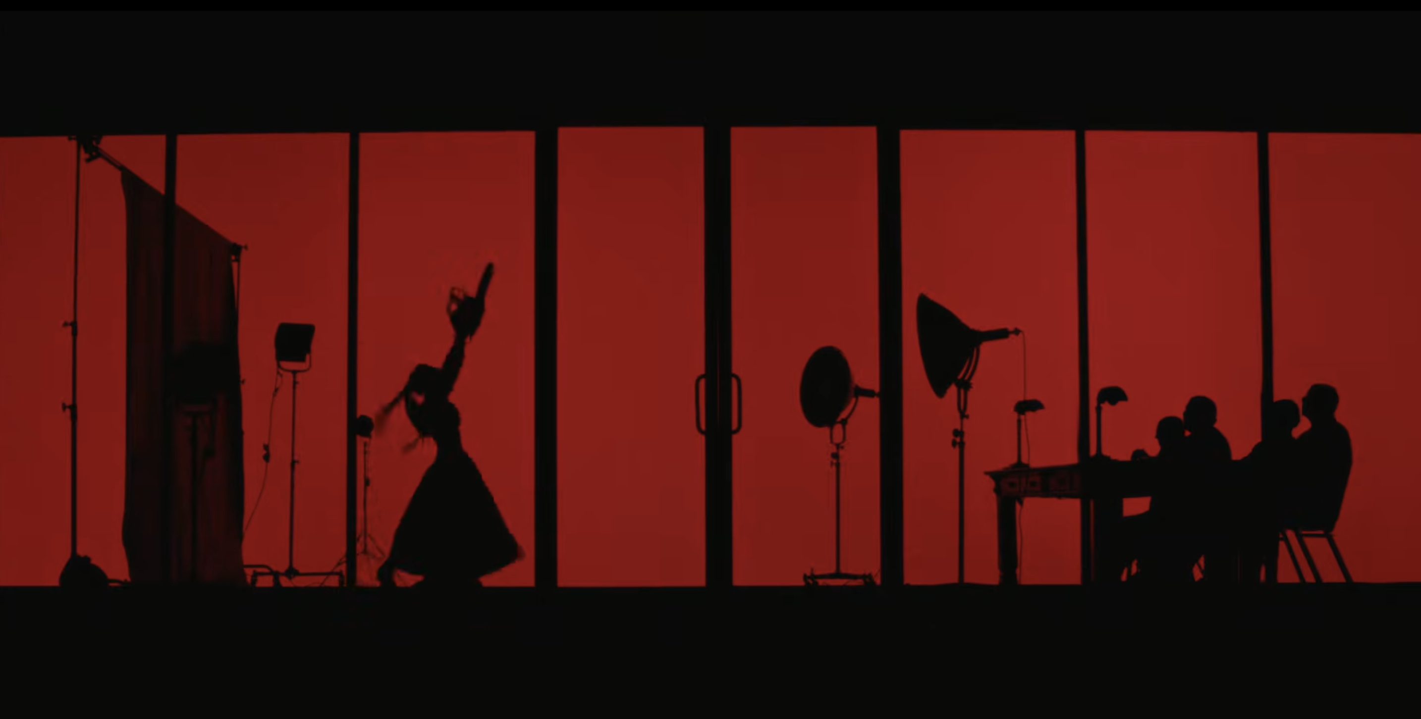 ariana grande petal album mv4