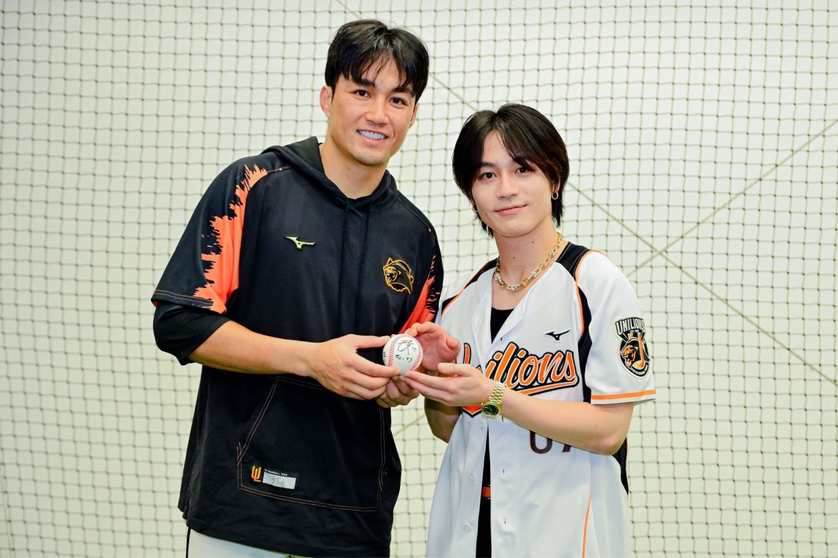 travis japan taipei dome j lions first pitch2