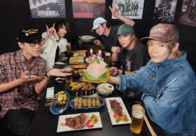 八三夭成軍18週年生日夜登《娛樂e世代》微醺彈唱再推韋禮安Live MV