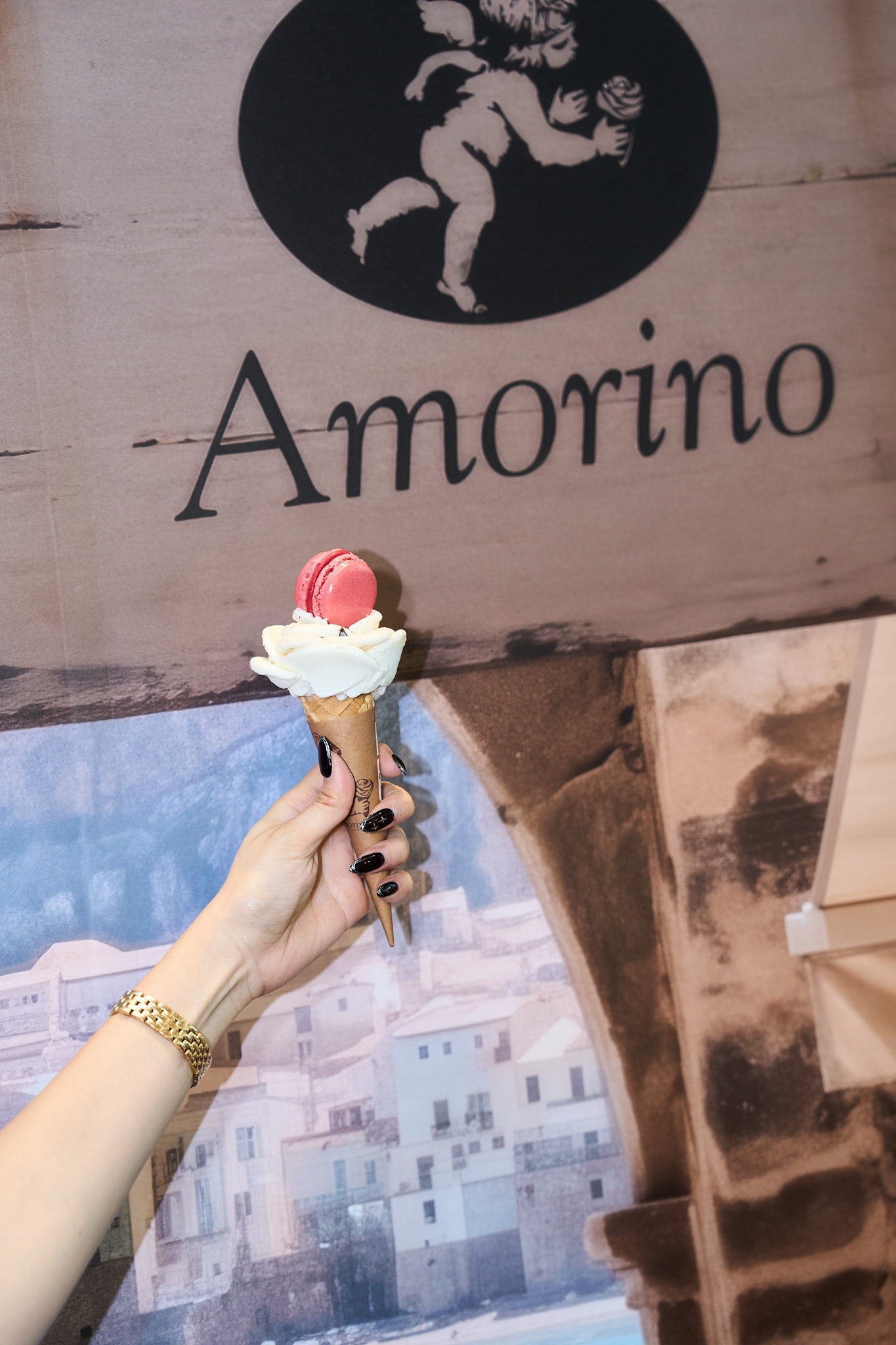 Amorino小天使冰淇淋台灣首店進駐大巨蛋　Jennie、BTS V同款玫瑰Gelato登場