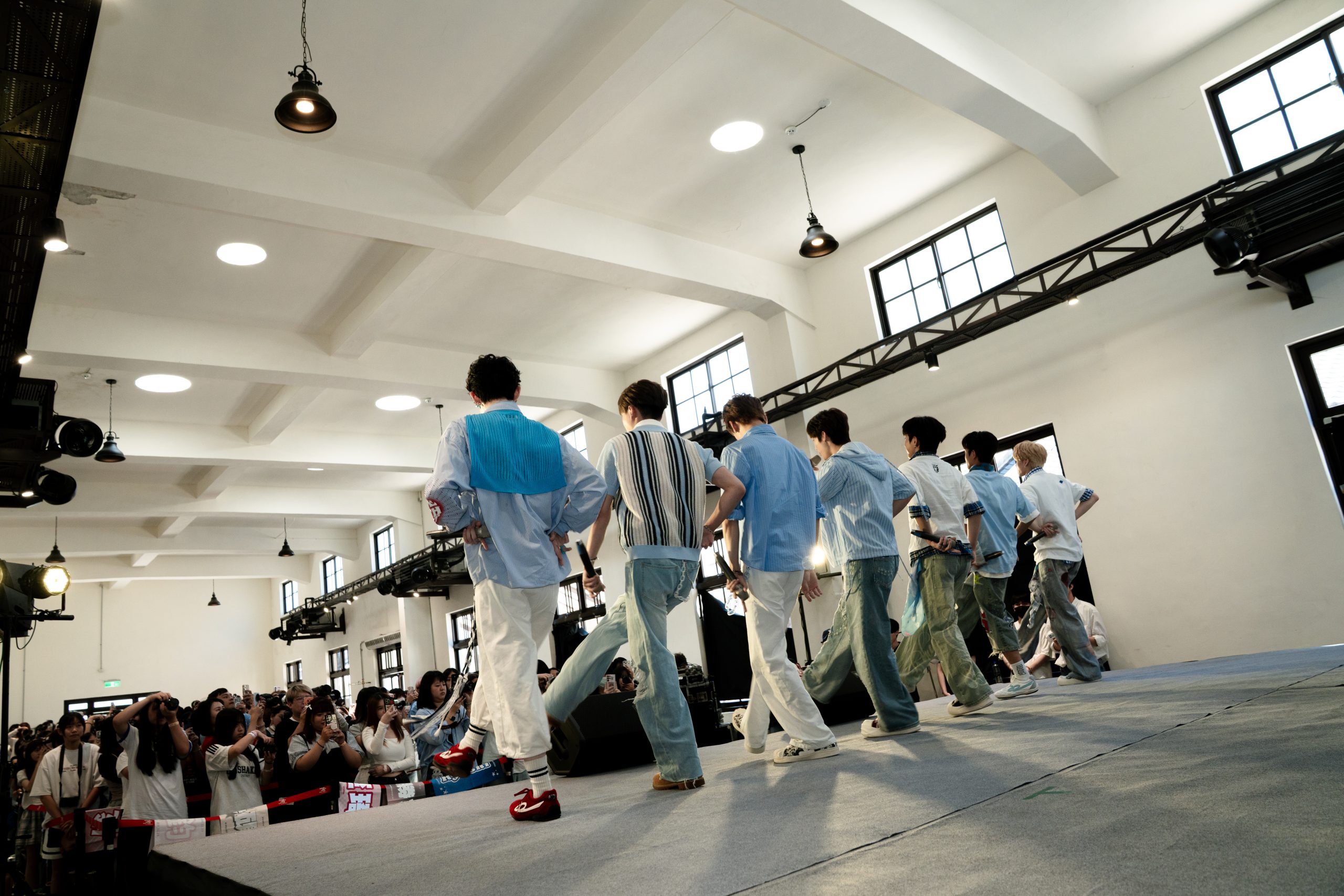 dolfan ffo after rain handshake event1 scaled