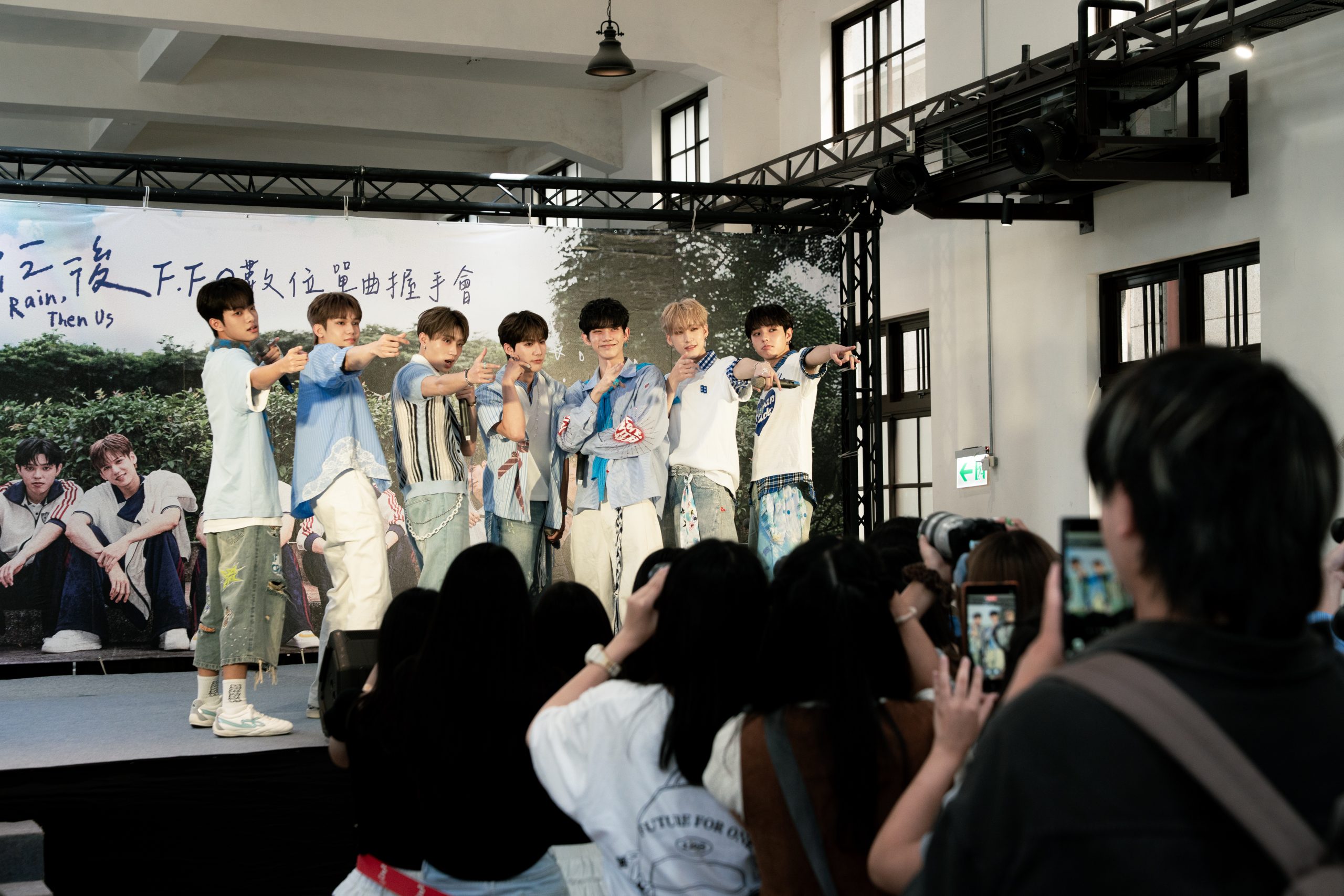 dolfan ffo after rain handshake event5 scaled