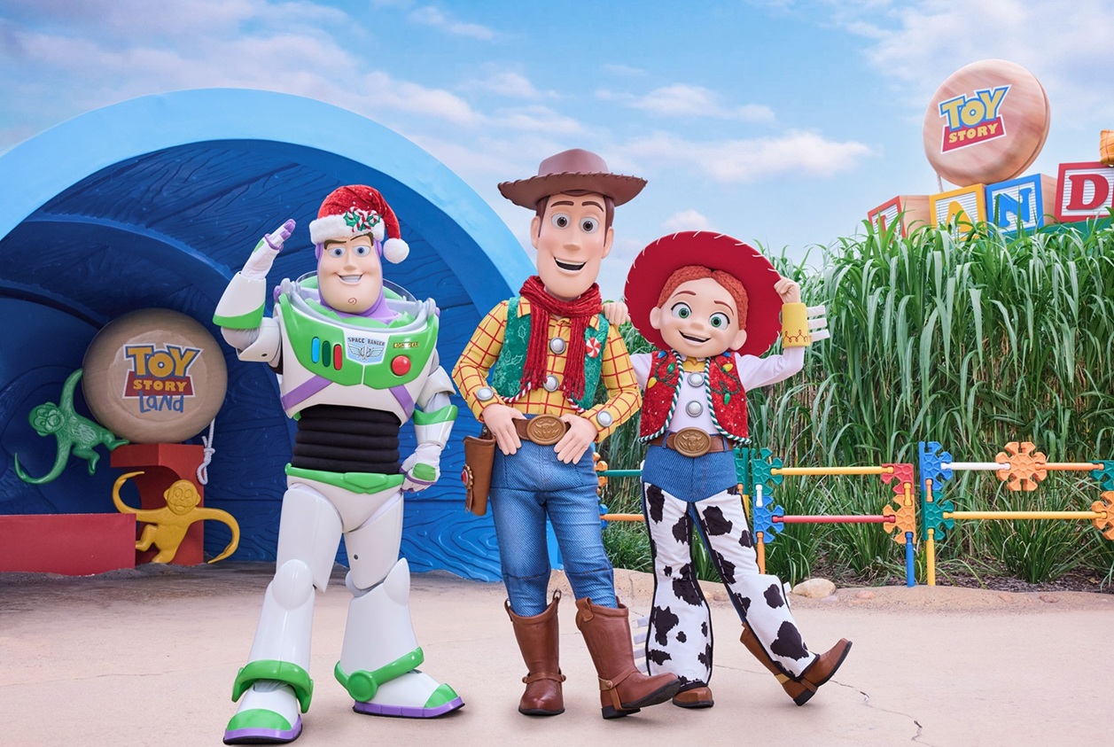 Hong Kong Disneyland A Disney Christmas 2026 (3)