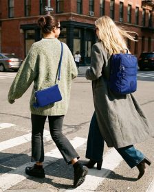 Kipling 2026秋冬新色登場 深藍菱形與鼠尾草深綠迎週年慶優惠
