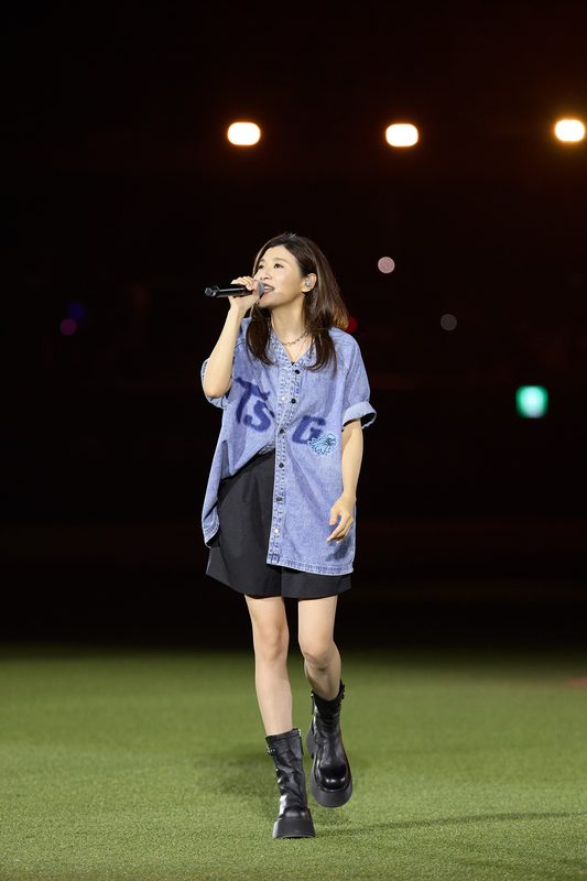 tarcy su tsg hawks first pitch2