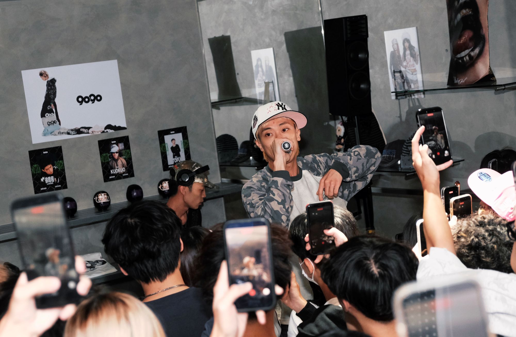 9090 Taichung Flagship Store Starr Chen (11)