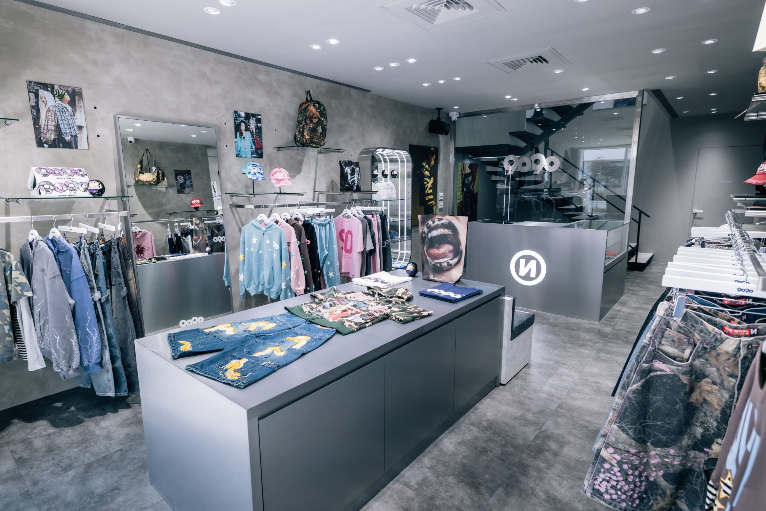9090 Taichung Flagship Store Starr Chen (5)