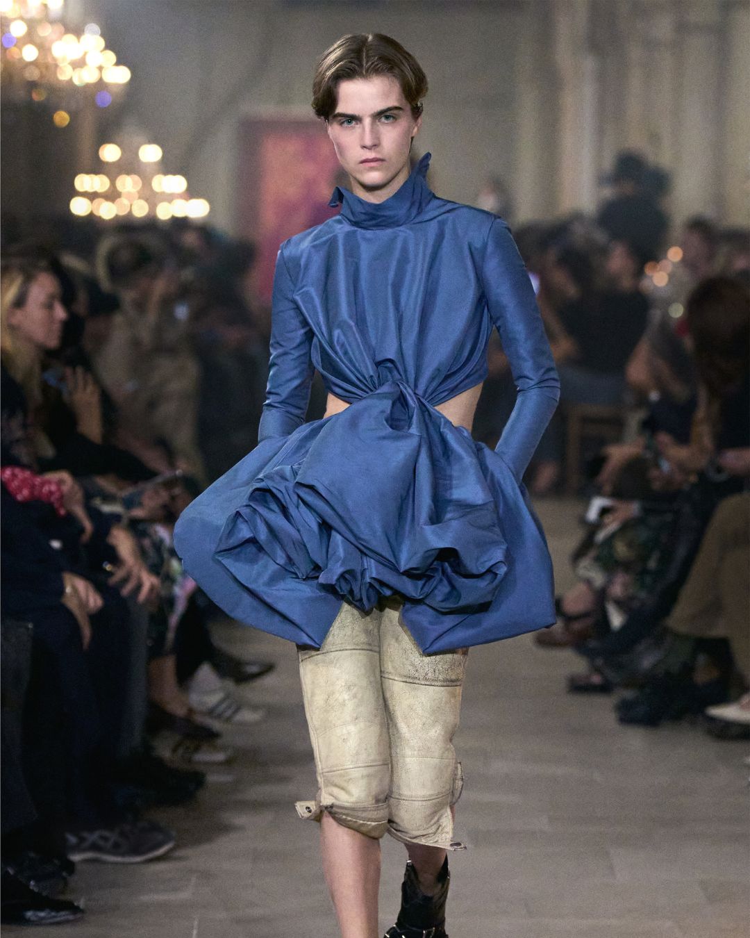 Acne Studios 2027春夏女裝系列：丹寧交會宮廷服飾與新浪漫主義
