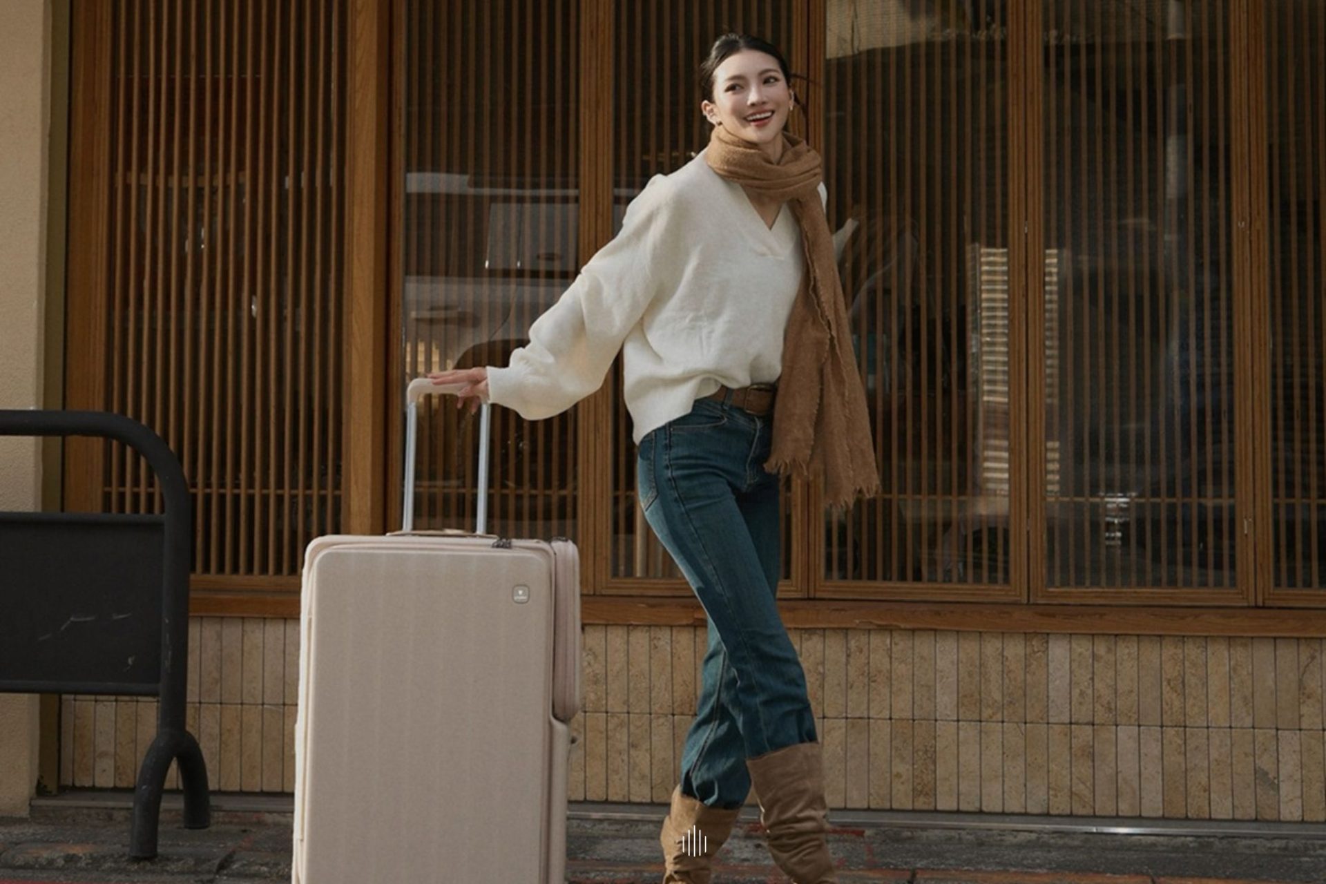 crown wave oat milk tea luggage1