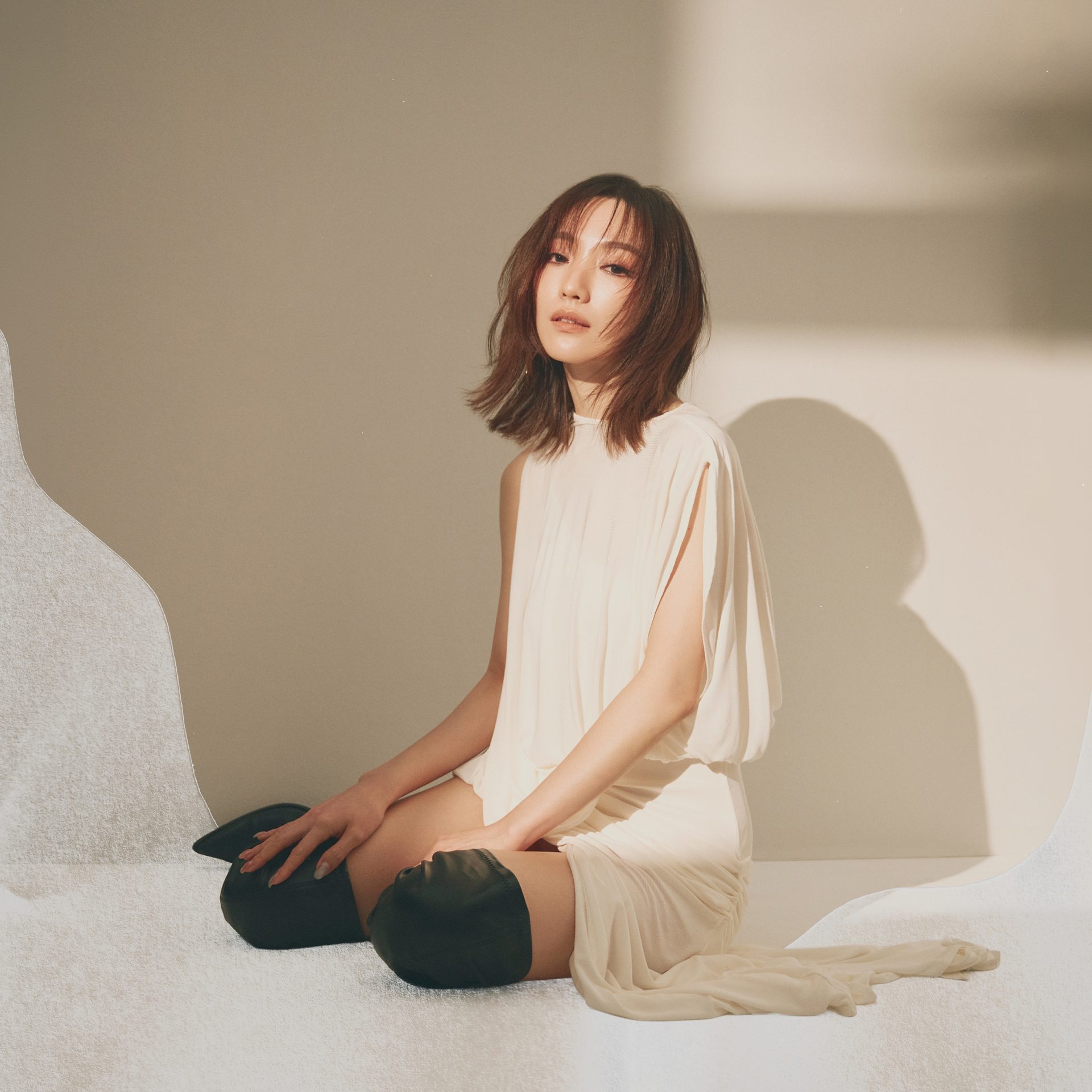 閻奕格新歌〈All About You〉10月13日上線！跨國創作療心單曲、瑞士滑翔傘之旅找回自我