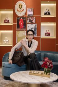 李洙赫現身Delvaux上海新店開幕！演繹Tempête XL Waves秋冬皮革工藝魅力