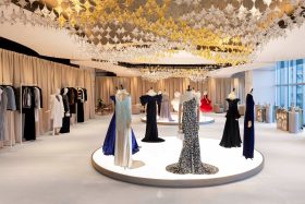 路易威登2026珍稀皮革暨高級訂製臻品展登場！Capucines限定包款、奢華硬箱與巨星禮服亮相