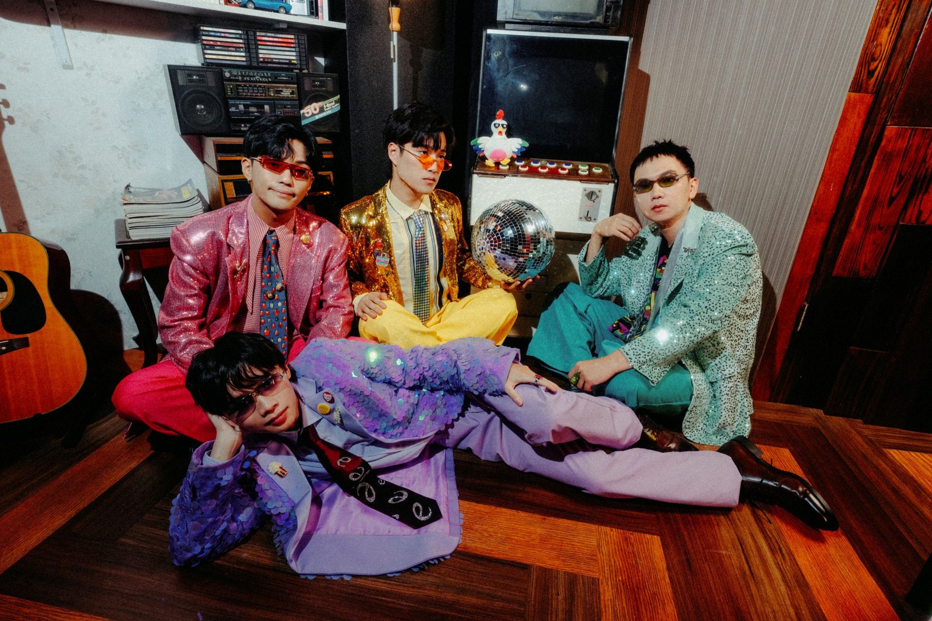 Riki Coin Operated Karaoke Chicken Album (3)