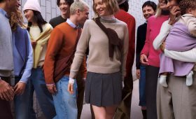 UNIQLO 2026秋冬100%喀什米爾毛衣2990元！超過30色、全台門市開賣與李佑群穿搭技巧